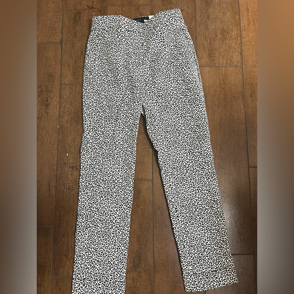 Ann Taylor Leopard pant the ankle